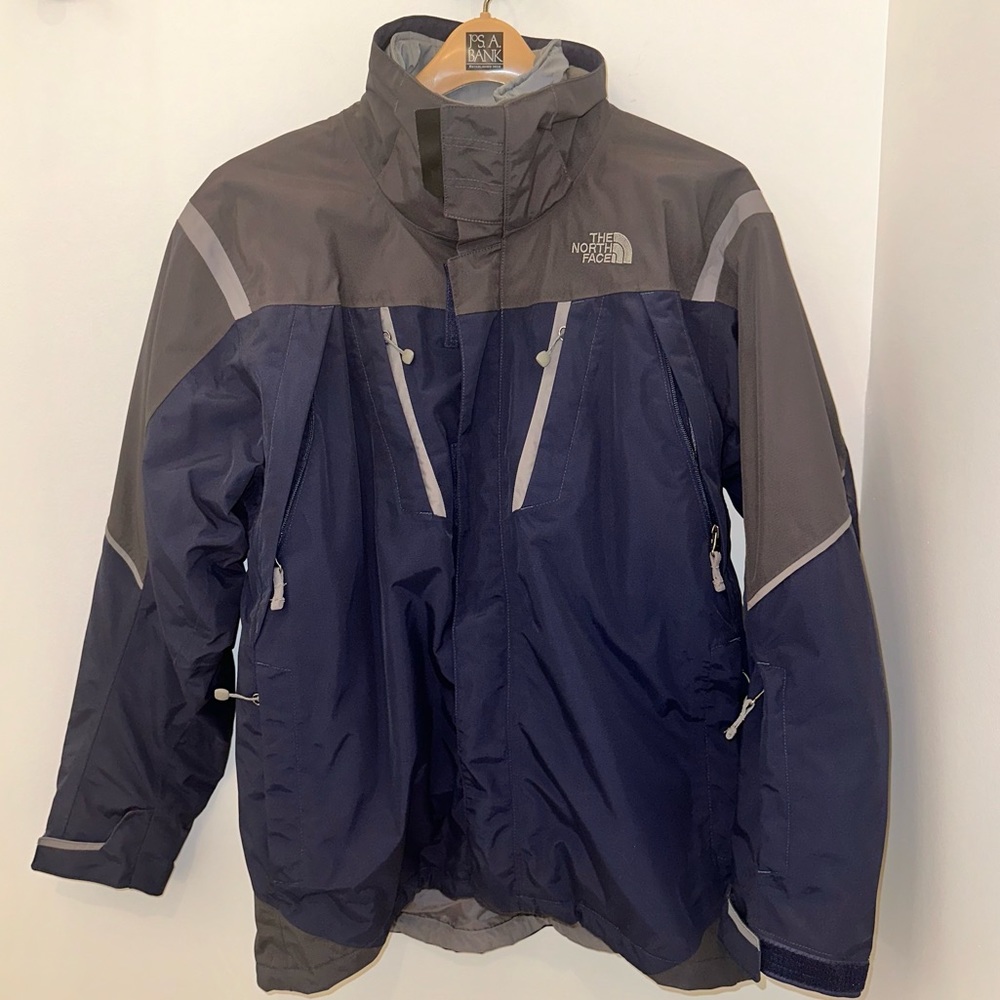 The North Face Men’s Navy Gray Ski Snow Jacket Waterproof Outdoor